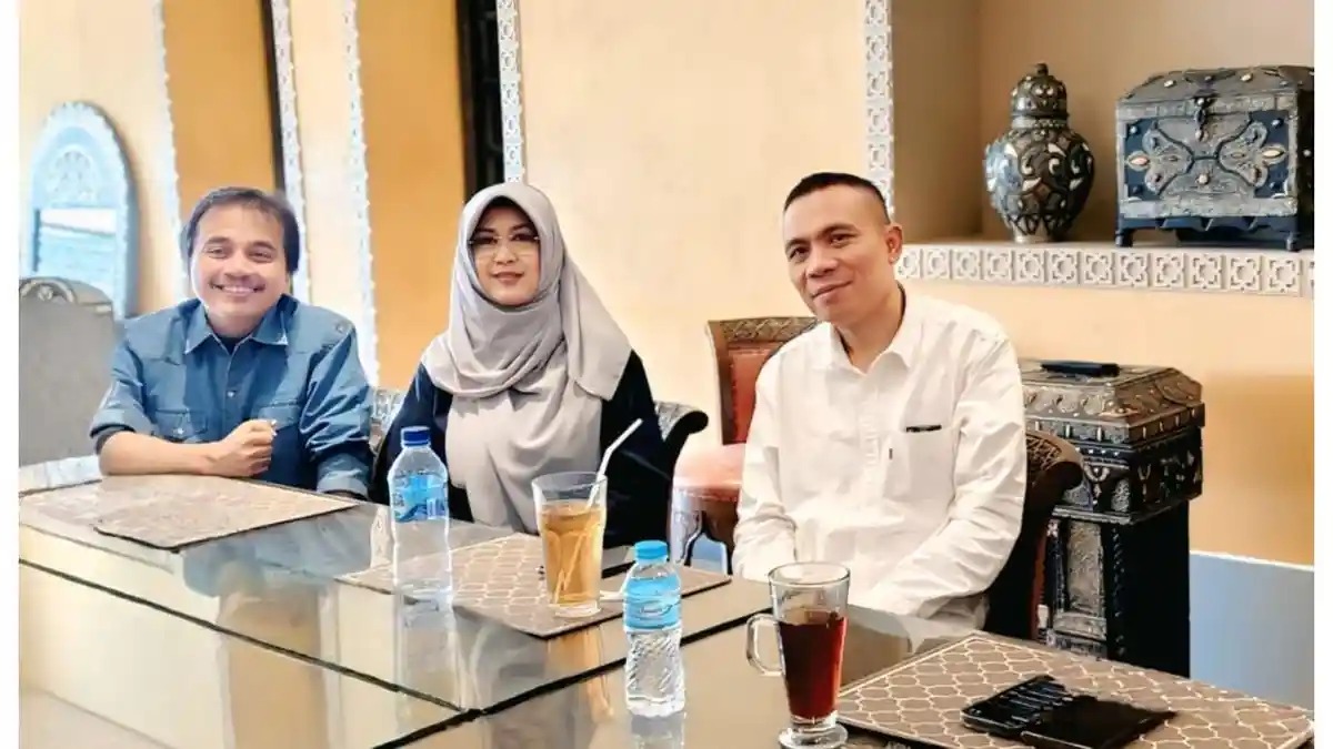 Dr Tifa Tuding Polda Metro Blunder, Sebut Ijazah Versi Bareskrim dan Polda 100 Persen Berbeda